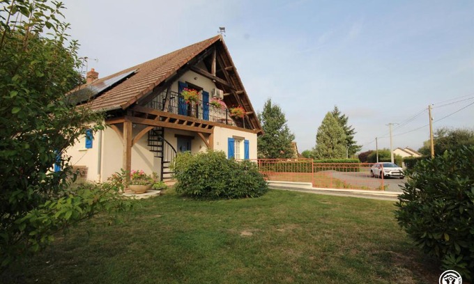 Dornes Bed & Breakfast | Les Volets Bleus