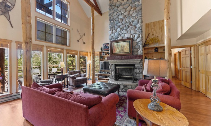 Keystone House | Less than 10 Minutes from Keystone Lifts, Easy Access to Golf/Hiking/Biking!