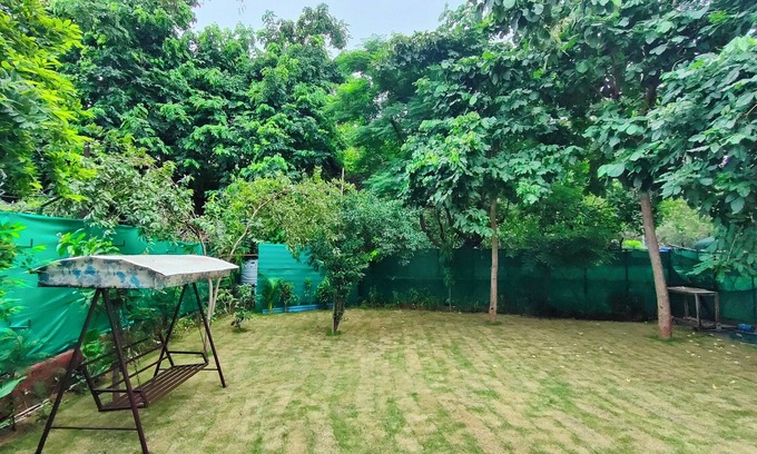 DLF City Apartment | Let'stay DLF Phase- 1, Gurugram