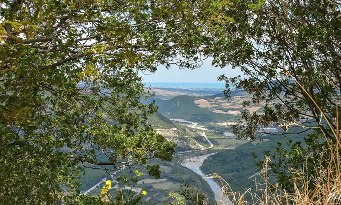 Montemitro Apartment | Let yourself be enchanted by the fantastic landscape panorama of this vacation home.