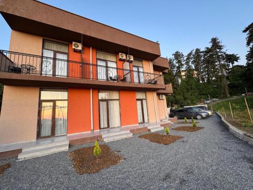 Mtsvane Kontskhi House | Leveta Botanical Garden