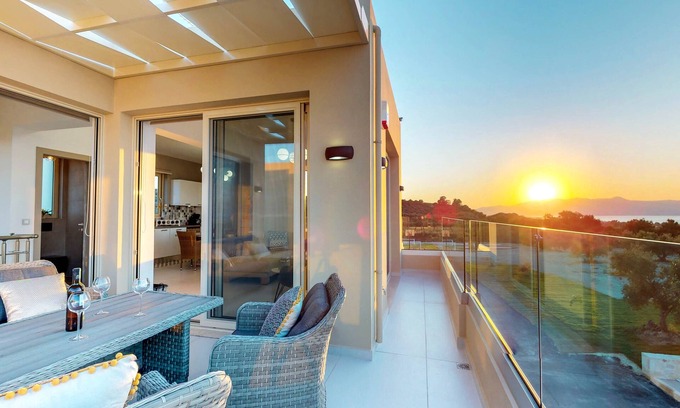 Agia Villa | LIBERTY & FREEDOM villa, helipad and pools!Perfect for large groups up to 16 !