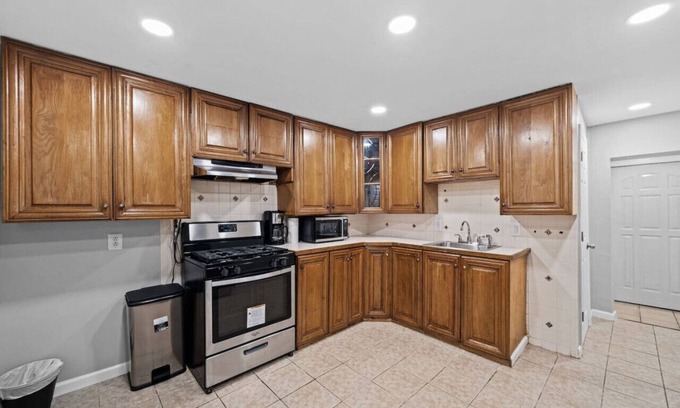 Constable Hook Apartment | Lifestyle Retreat | 20 Min to NYC