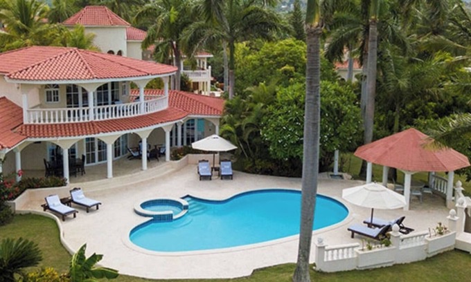 Cofresi Villa | Lifestyle The Crown Villa spectacular alone properties
