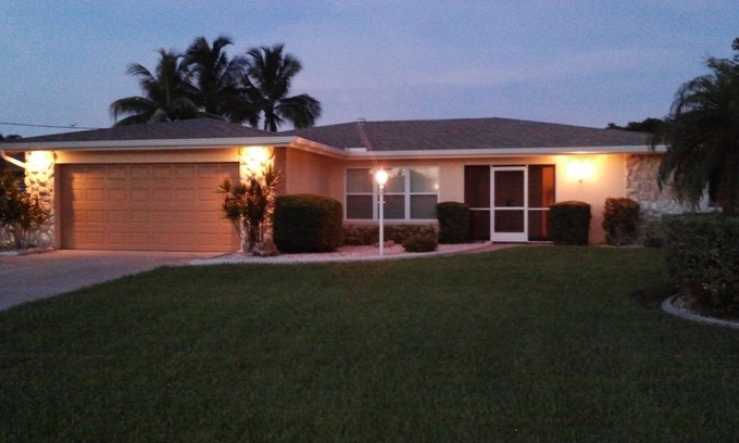 Pelican House | Lifetime Memories, Free WiFi, Private Pool, Grill, Beach & Fishing Supplies