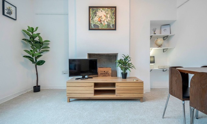 Waterloo Apartment | Light & Bright 3 bedroom in Waterloo