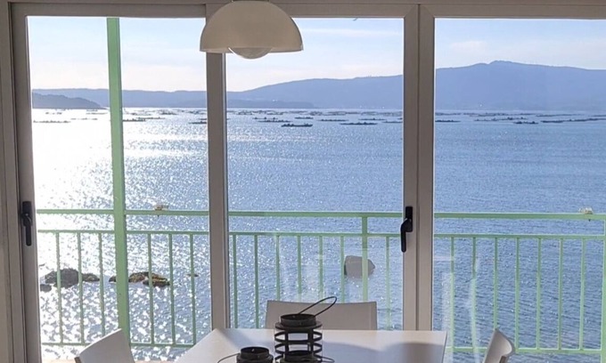 Vilanova Apartment | Like a boat: terrace over the sea and the best sunsets