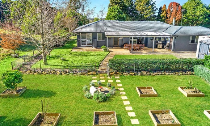 Robertson House | Lilyview Cottage - Robertson