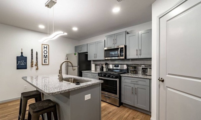 North by Northwest House | Lincoln Lodge - 3BR/2BA - New Home