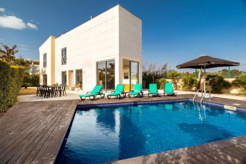 Santa Eulalia House | LINDA Oura Beach 4BR Villa 10 New for rent!