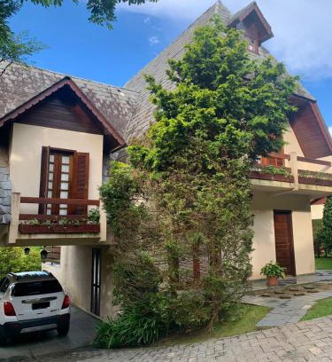 Recanto Araucaria House | Lindo Chalé com vista para Campos do Jordão