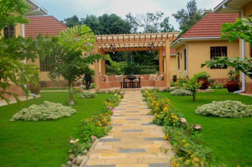 Moshi Hotel | Lindrin lodge moshi