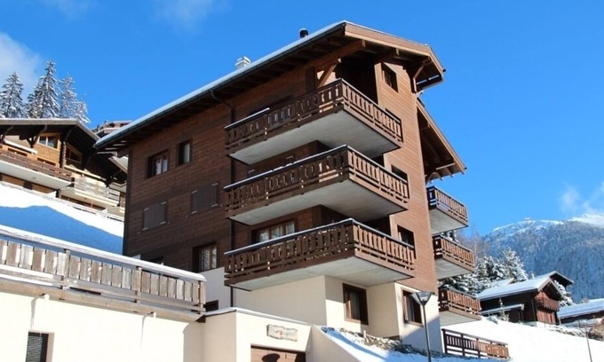 St. Luc Apartment | Linen is not included in the service. We provide, if desired, linen packages including bed linen, ba