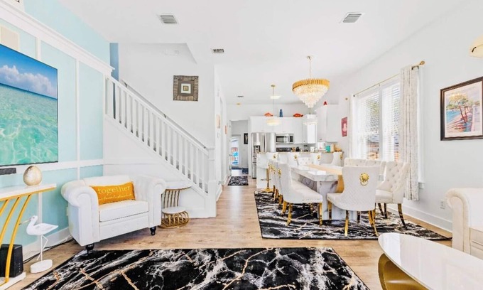 Laguna Beach Estates House | Lion of the Beach. Heated Pool, 4 bedrooms,6beds, 3.5baths, Games, Pet friendly