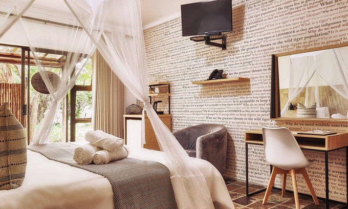 Bethlehem Cabin | LIONSROCK Big Cat Sanctuary