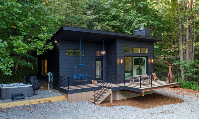 Banner Elk House | Little Bear Escape - Stunning custom 1BR with hot tub between Boone and Banner Elk! Pet friendly!