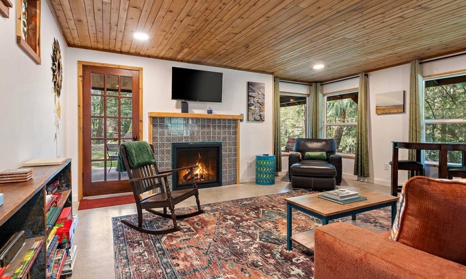Sudden Valley House | Little Blue by Gather | King Beds, Garden Views, Trails Nearby