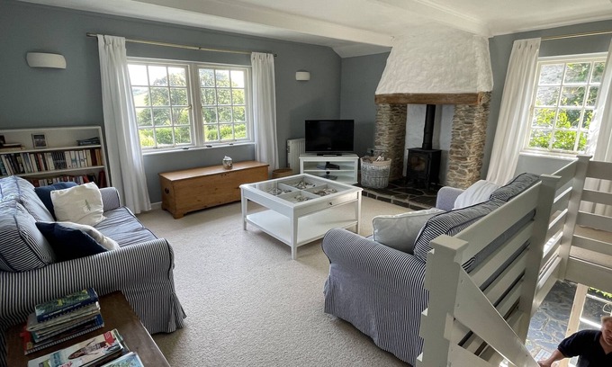 Veryan Cottage | Little Crugsillick - a barn conversion that sleeps 4 guests in 2 bedrooms