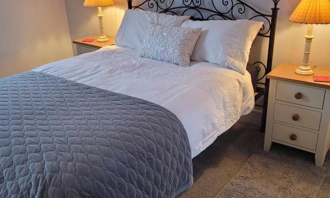 Topsham Apartment | LITTLE HAVEN 1 Bedroom House sought after area