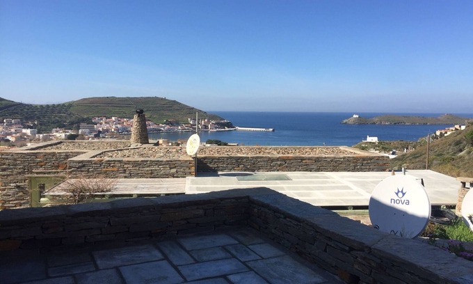 Korissia House | Little Seashell-Relaxing holidays overlooking the picturesque harbor