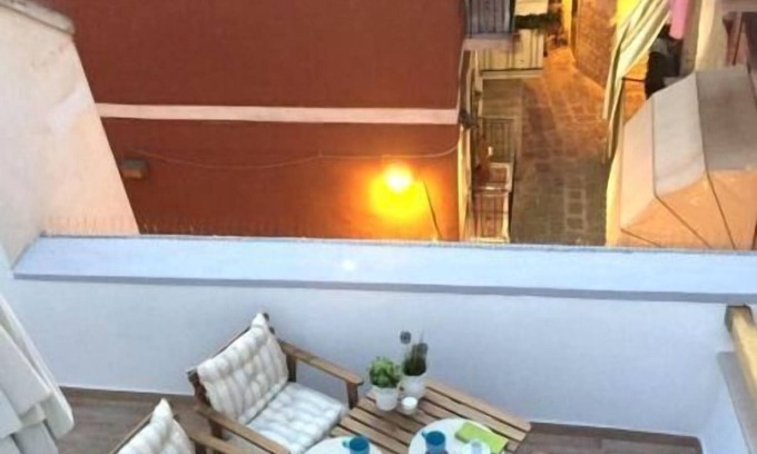Old Town Apartment | Little tower - Indipendent Apt - Enjoy Bari Apartments