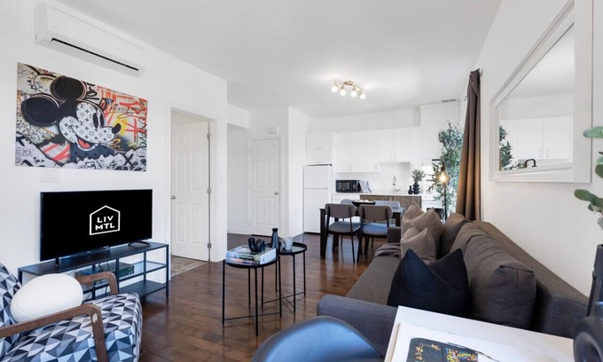 Plateau Mont Royal Apartment | LiV MTL 301 Studio Deluxe Suite + Rooftop Patio