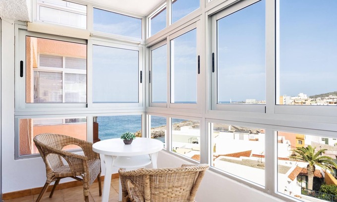 Bajamar Apartment | Live Bajamar Luna Apartment