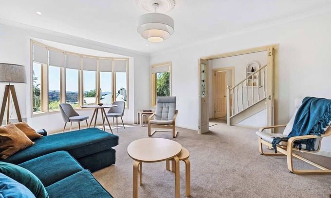 Hobart House | "Lizzy's Hideaway" – Close to City, Sleeps 6