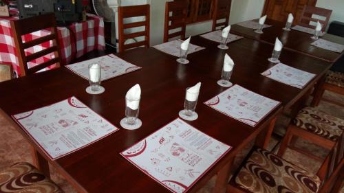 Pahala Maragahawewa Hotel | LLT Tourist Inn and Safari Jeep