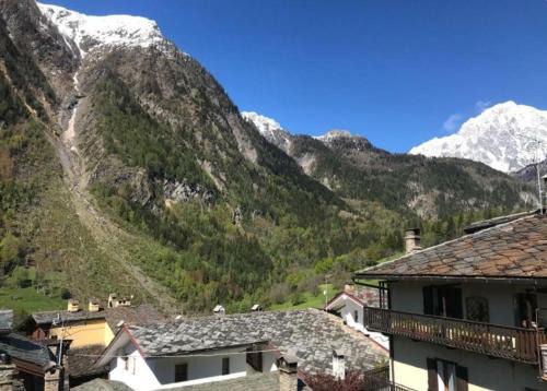 Pallusieux Apartment | Lo Tatà - Maisons de Charme - Caratteristico Appartamento a 2 passi da Courmayeur