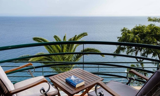 Camara de Lobos Apartment | Lobos Bay-Apartment With Unique Sea Views