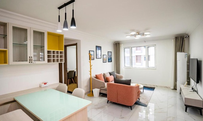 Haigang District Apartment | Locals Apartment House 01