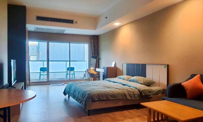 Chong Nonsi Condo | Location at the center of Bangkok. Convenient to travel around city.