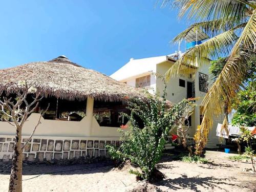 Mahajanga Villa | Location de vacances vue sur mer à petite plage