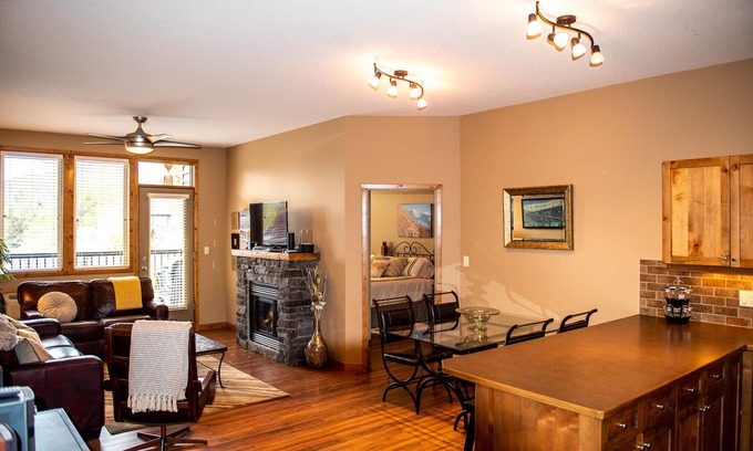 East Kootenay Condo | Location Location! 2bd2ba Condo in the heart of Downtown Invermere!