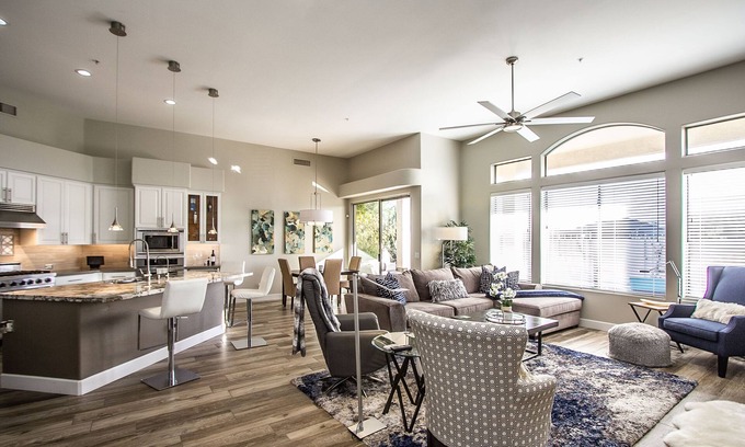 La Vista House | Locations a "10" ! and remodeled !.