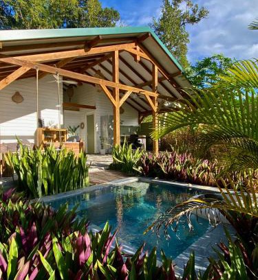 Grand-Bourg House | Lodge Kara