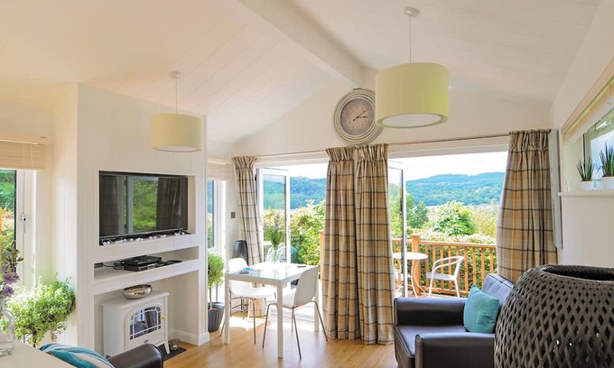 Low Newton Ski Chalet | Lodge with one king-size double with TV.