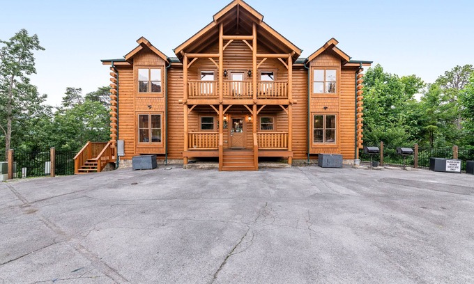 Pigeon Forge Cabin | Lodge with Two Hot Tubs, Game Room & Shared Pool - Free Attraction Tickets