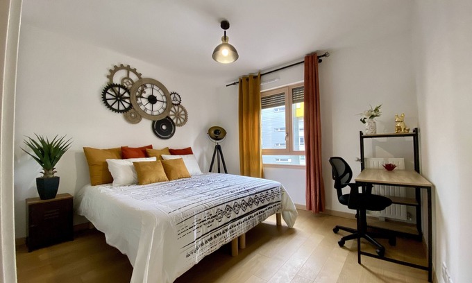 Universite Apartment | Loft Industriel à Côté de La Défense et L'arena