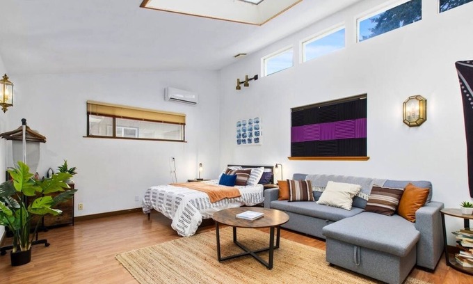 Richmond Highlands Apartment | Loftium | Hidden Shoreline Gem Studio Near Richmond Beach!