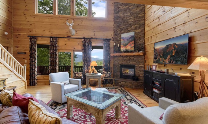 Seven Devils Cabin | Log Home Near Skiing, Trails, & More