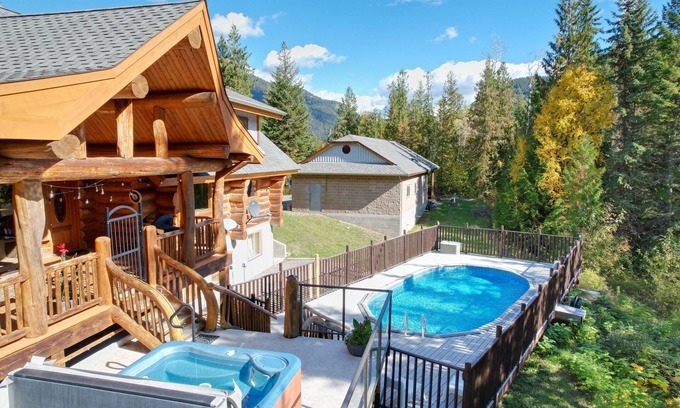 Sun Peaks House | Log house in the woods - ATV paradise!