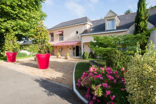Doue-en-Anjou Hotel | Logis Auberge Bienvenue