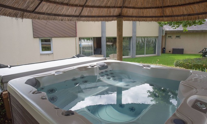 Avrille Hotel | Logis Hôtel Domaine du Moulin Cavier - Restaurants & Spa