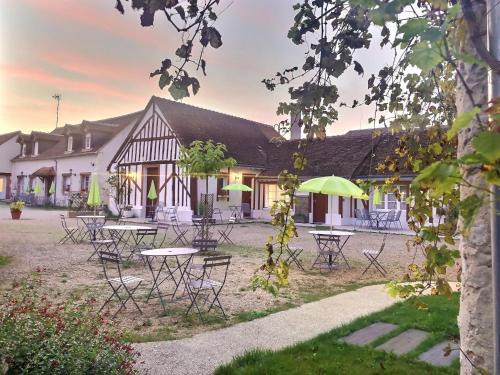 Bracieux Hotel | Logis Hôtel du Cygne