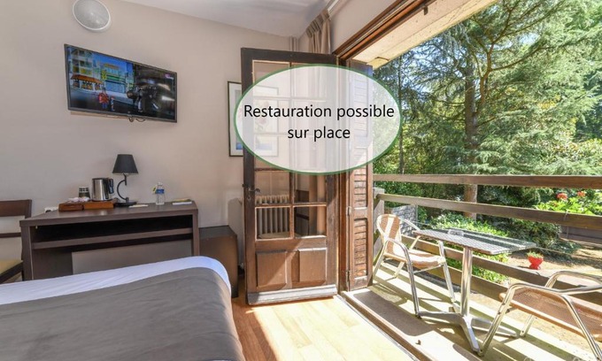 Saint-Laurent-sur-Sevre Hotel | Logis Hôtel La Chaumière