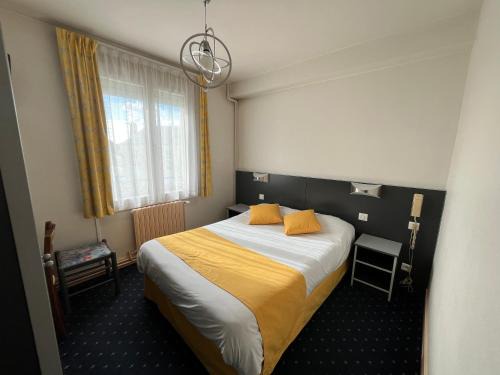 Beaumont-sur-Sarthe Hotel | Logis Hôtel & Restaurant de la Barque