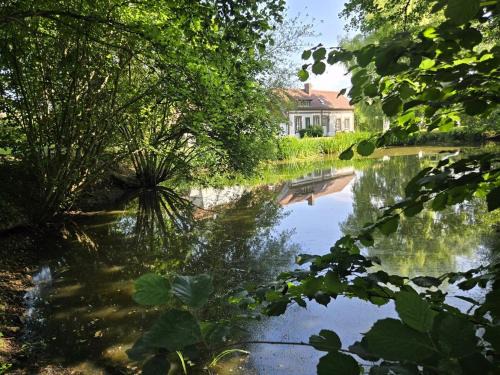 Cheronvilliers Villa | Longère douce aux chants des oiseaux