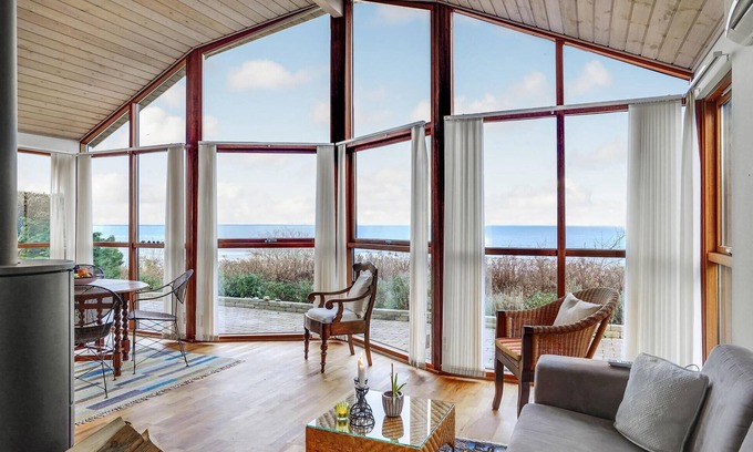 Allingabro House | Look forward to a fantastic sea view in this attractive vacation home!